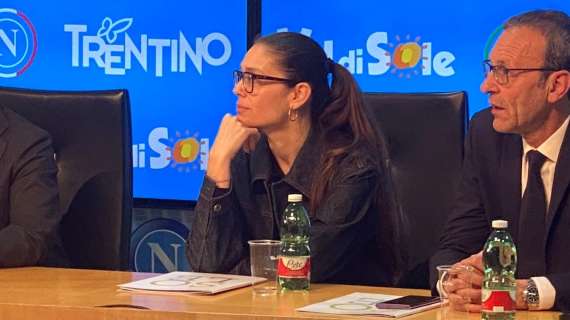 Sorrisi e foto con i tifosi: Valentina De Laurentiis protagonista a Dimaro di una lunga giornata allo store