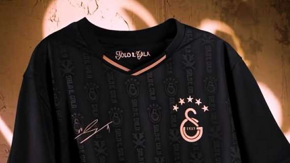 Incredibile Galatasaray, la frase “Solo il Gala” di Osimhen diventa una linea personalizzata