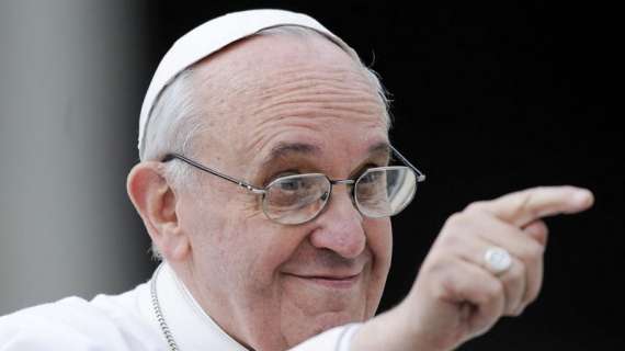 Papa Francesco a Scampia: "Vita a Napoli non facile, ma mai triste. Voi napoletani non siete freddi"