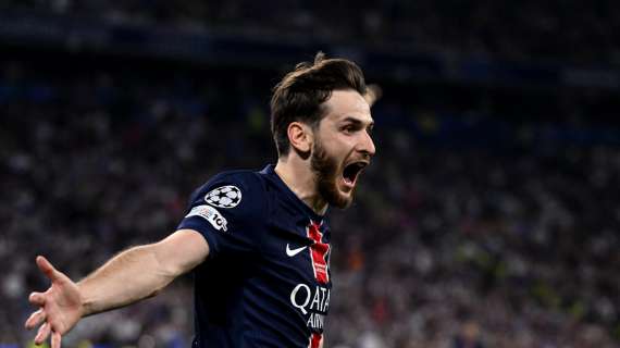 Calcio in Tv, le gare trasmesse oggi: alle 18 Kvara sfida Messi