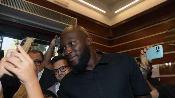 L'arrivo di Lukaku a Villa Stuart: la fotogallery del belga alle visite mediche