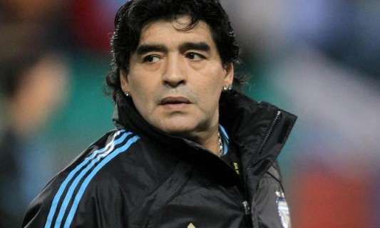 Maradona: "Sono arrabbiato! Sarri non è da Napoli, ADL ha sbagliato tutto. Non allenerò il Napoli, su Blatter e Platini..."