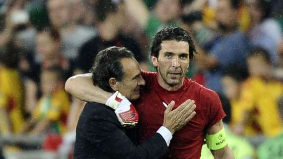Buffon ringrazia Napolitano e aggiunge: "La certezza? Essere tra le prime otto d'Europa e di potercela giocare contro tutti"