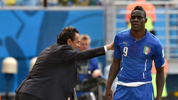 Cresta bionda per Balotelli dopo l'eliminazione dal Mondiale