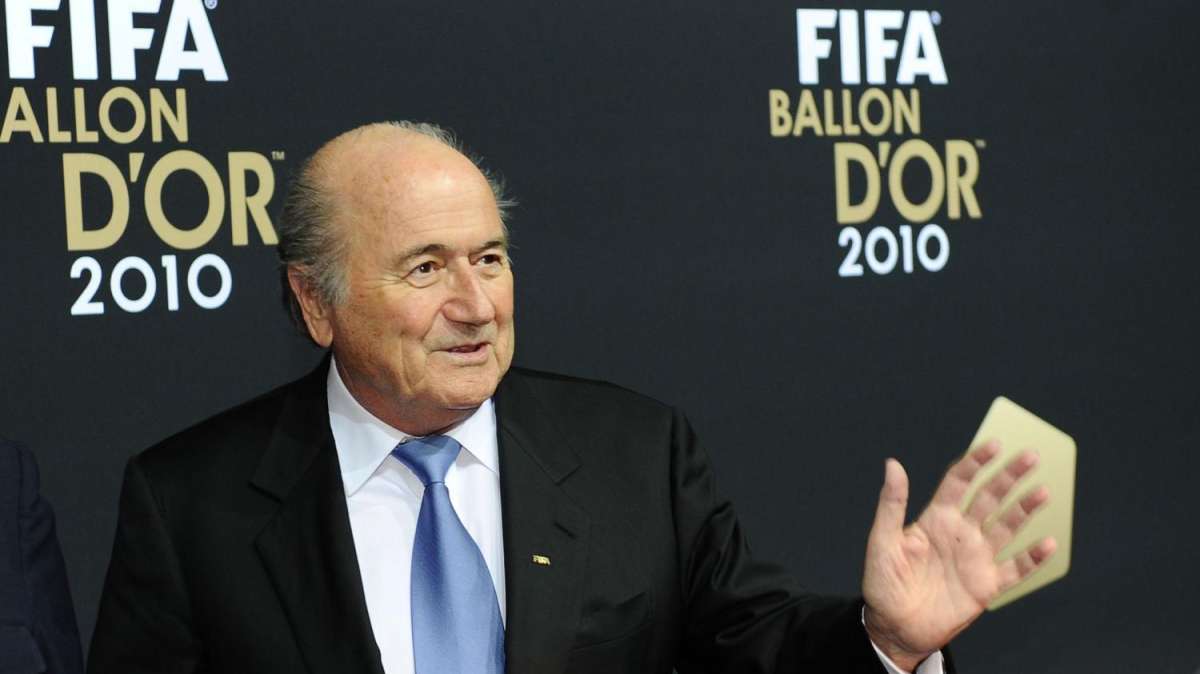 Blatter: "Sconvolto dai cori razzisti a Balotelli"