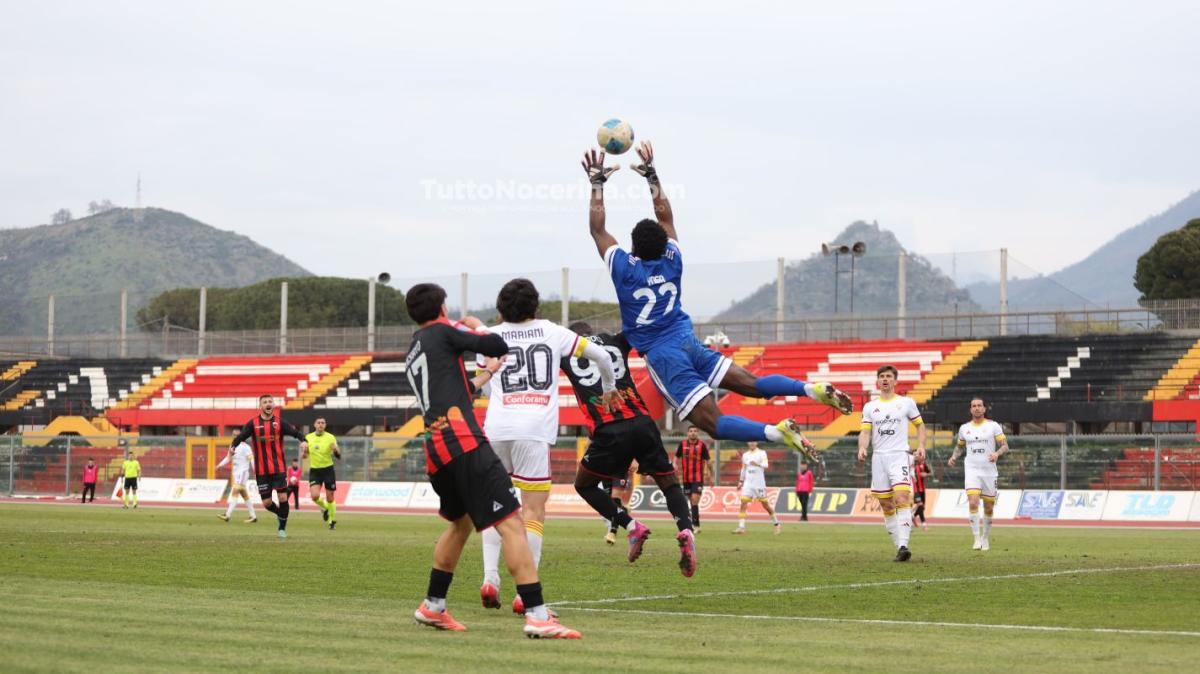 La parata di Yimga, portiere del Valmontone, su Palma è tra le migliori della settimana