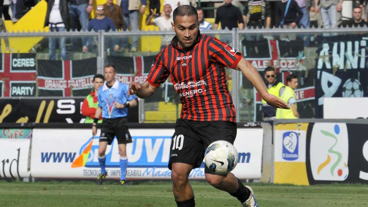 [A] - 1988 - NEGRO Maikol