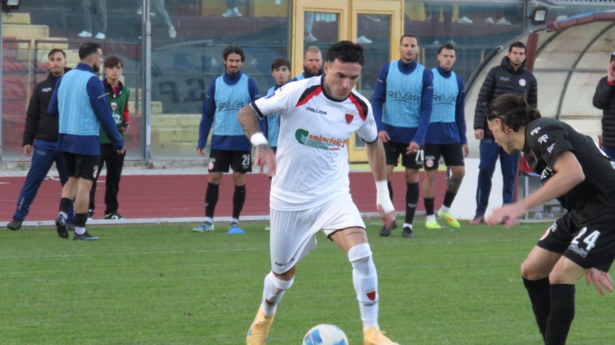 Olbia-Nocerina, primo tempo in rimonta per i rossoneri