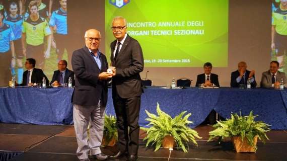 ARBITRI: Tavecchio consegna il "Premio presidenza AIA" a Gubitosa