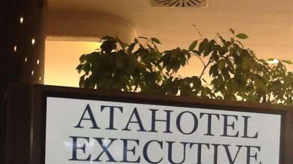 SBIRCIATINA NELLE STANZE DELL'ATA HOTEL: " Ultime trattative di mercato "