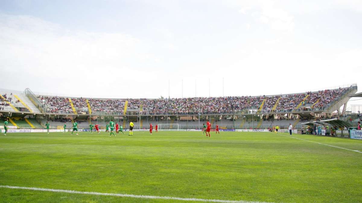 AVELLINO: apertura curva nord