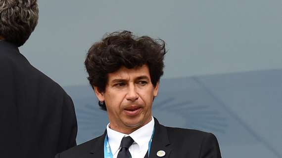 SBIRCIATINA NELLE STANZE DELL'ATA HOTEL: " Probabile erede di Abete alla presidenza della FIGC, la Juve ufficializza Evra "