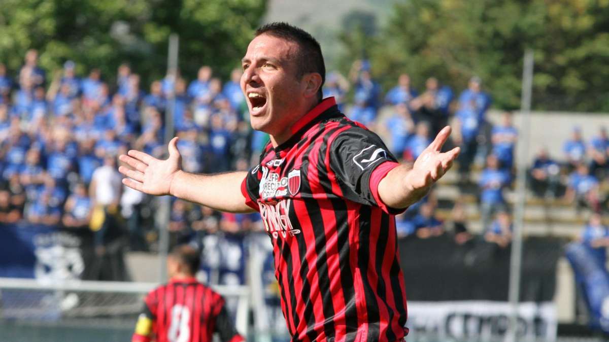 MERCATO: l'Ischia tenta Evacuo e De Liguori