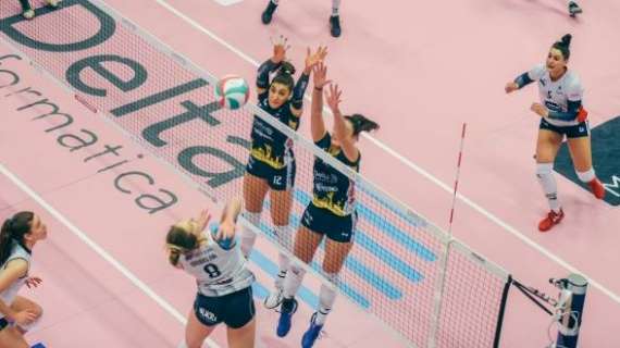 Volley femminile - Nel recupero di A1 vince Chieri, in quello di A2 Pinerolo