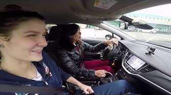 Video - Cristina Chirichella e Consuelo Mangifesta chiacchierano e ... cantano, in auto