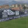 La coreografia e il tifo della Curva Nord nel derby Paganese-Sarnese