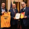 Calcio, a Schifani maglia Athletic club Palermo con Castello Utveggio e S. Rosalia
