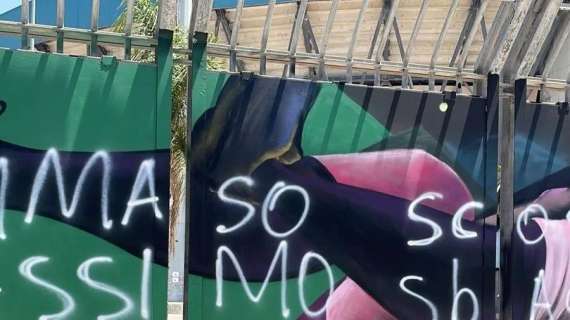 Palermo, il club sui murales imbrattati: “Per gente come voi nessun futuro: siete estinti e non lo sapete”