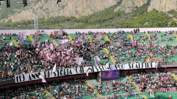 Palermo, al flashmob rosanero "presenti" anche i giocatori 