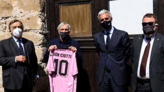 Palermo, firmato l'accordo per il nuovo centro sportivo