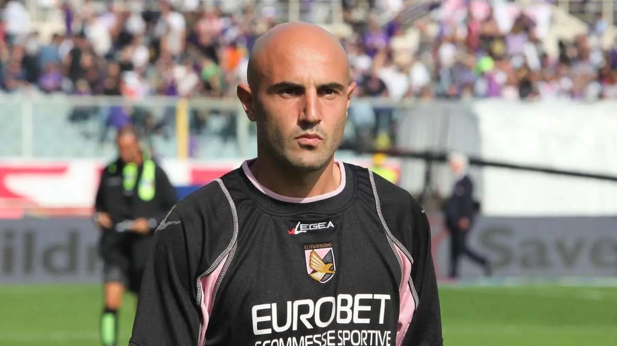 Palermo, Maccarone al posto di Mutu?