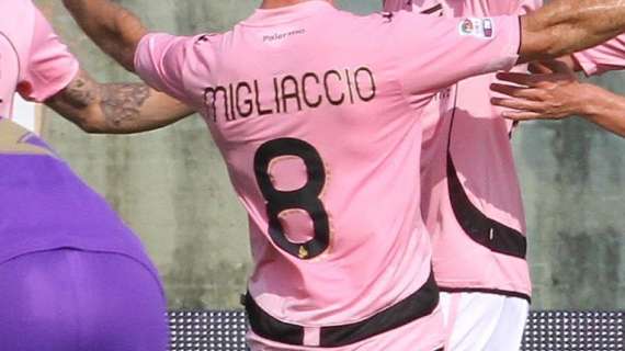 Palermo, Ficarra a Striscia la Notizia con la maglia di Migliaccio