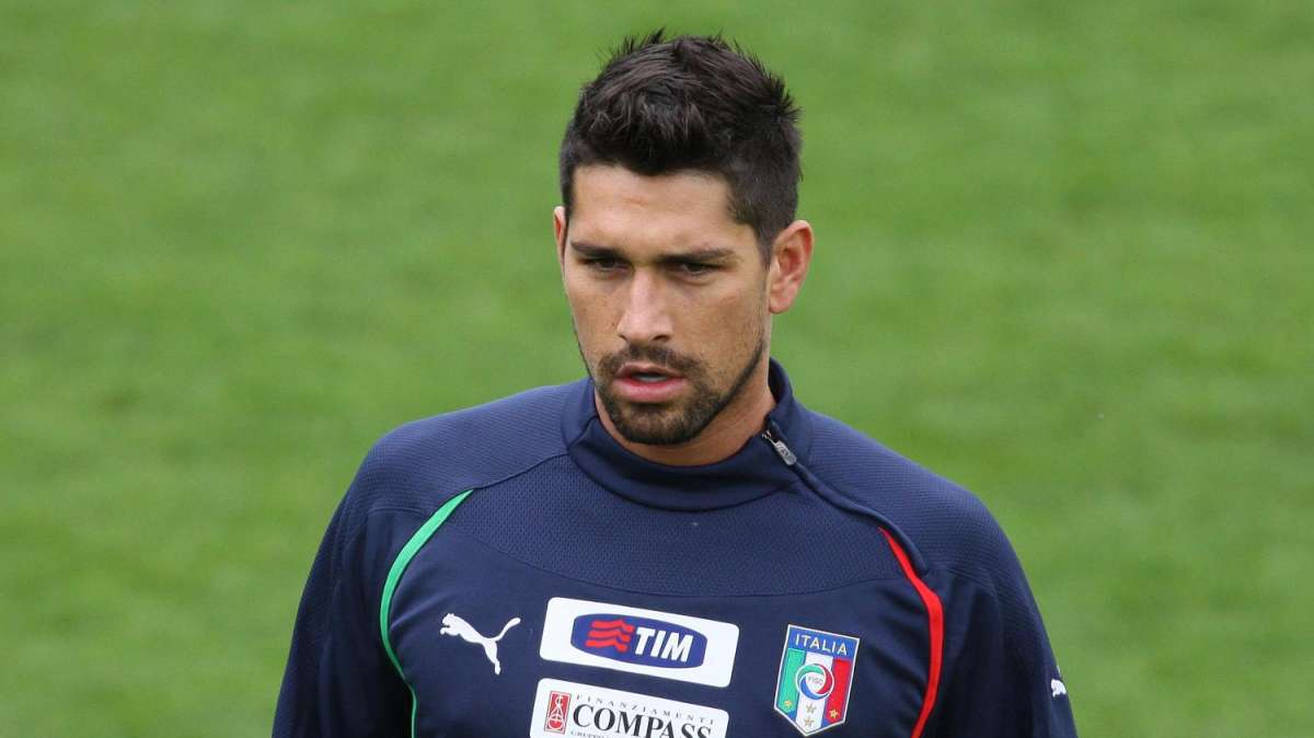 Milan, la Sensi tratta Borriello