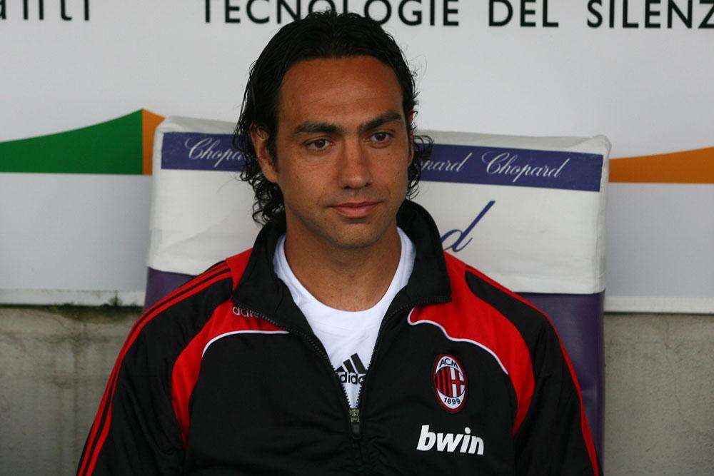 Milan, Nesta si opera; si ferma Bonera