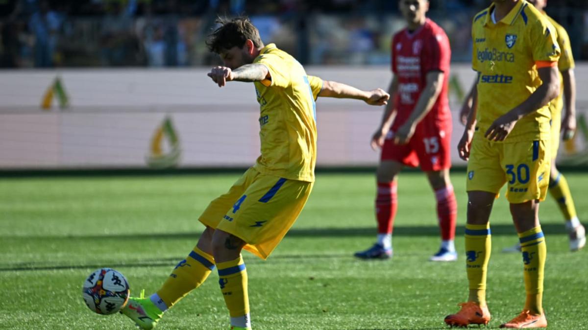 Frosinone, Calò: "Risultato giusto. Palermo molto fisico, costruito per stravincere il campionato"