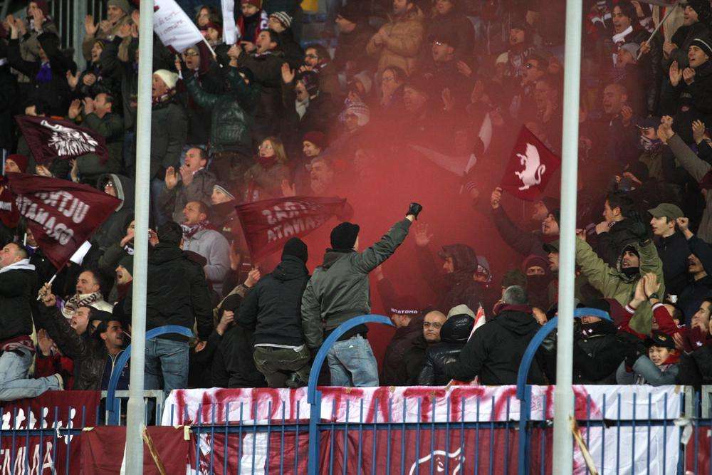 Torino, bomba carta contro sede club