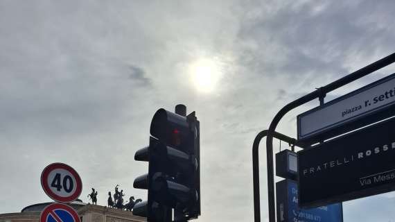 Palermo, incrocio Libertà-Ruggero Settimo: semaforo danneggiato da ignoti: ripristinato da AMG Energia