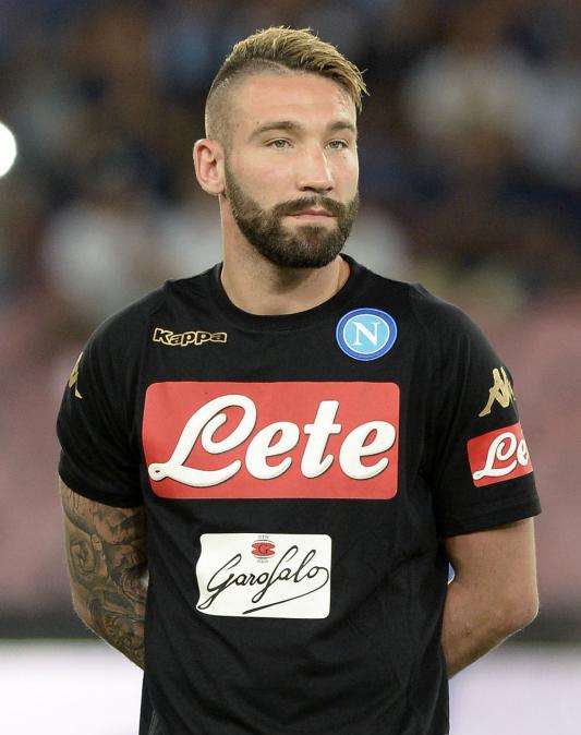 Sky - Napoli, dubbio in difesa: in tre per una maglia