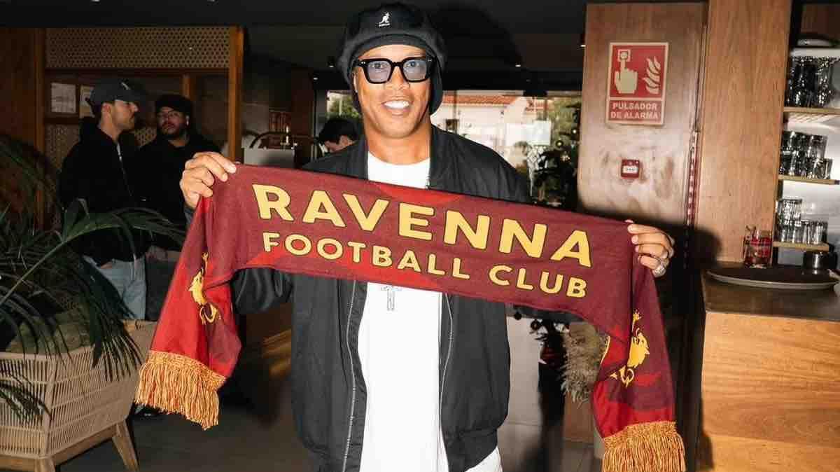 CLAMOROSO! Ronaldinho firma con il Ravenna, giocherà in C