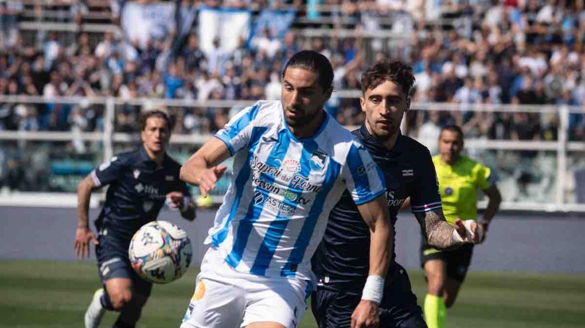 Pescara-Avellino, maxi intreccio di mercato: due big biancazzurri possono partire, c'è un nome nuovo per la fascia