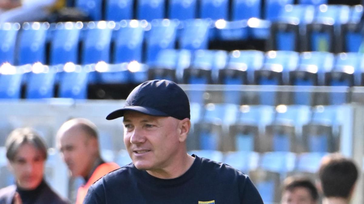 Pescara-Frosinone, Alvini frena l’entusiasmo: “Numeri importanti, ma serve umiltà”