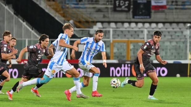 PESCARA-CARRARESE 2-2: MEAZZI MAGIA, DI NARDO DETERMINANTE