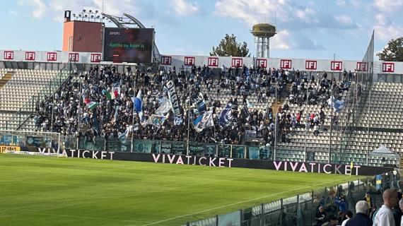 Modena-Pescara: il muro biancazzurro al Braglia | FOTO