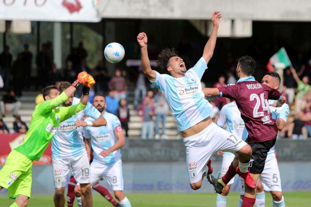 Serie B nel caos: ipotesi campionato a 19 squadre. Oggi il ricorso dell'Entella