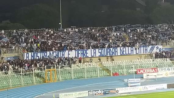 Pescara, i tifosi: "La nostra dignità è tifare la squadra della città" | FOTO