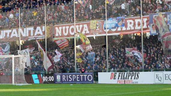 Salernitana ko contro il Pescara: squadre e società contestate