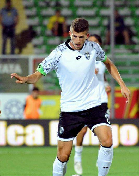 Pescara: Valzania visite e firma