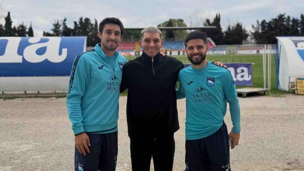 Torreira torna a Pescara: la foto con Insigne e Brugman
