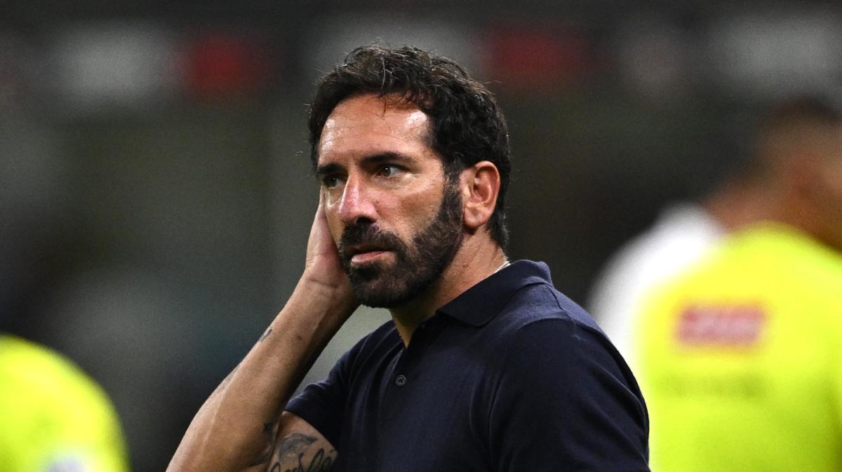 UFFICIALE - Bari, esonerato l'allenatore Caserta