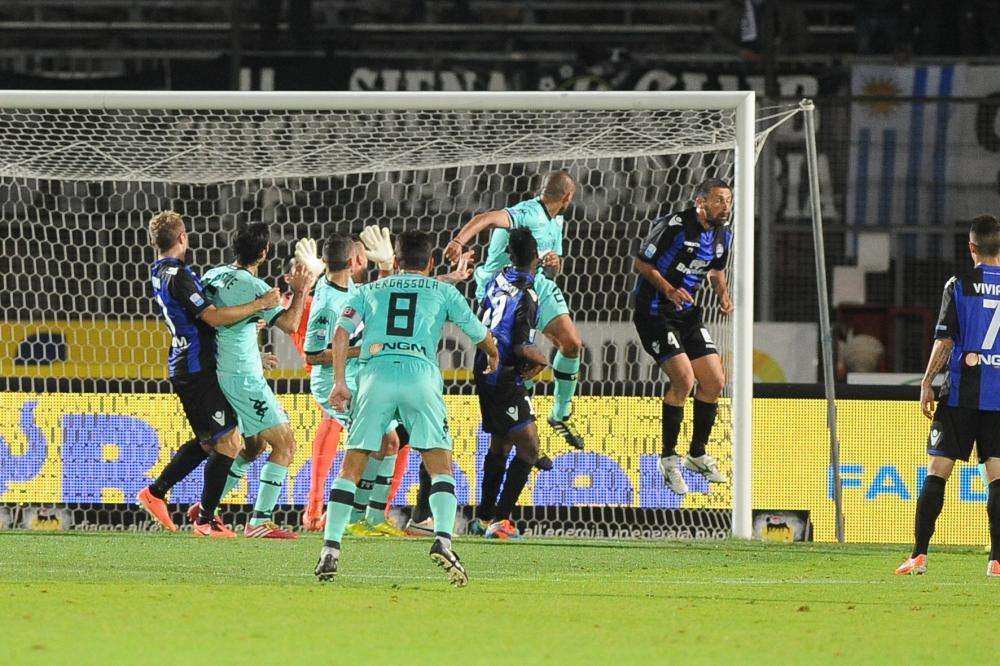 Serie B nel caos: il torneo sarà a 22 squadre, ecco chi sarà ripescato