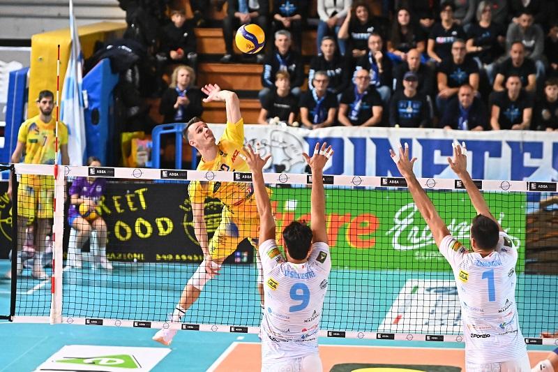 Volley: Tinet Prata, la maratona di Pineto va all'ABBA