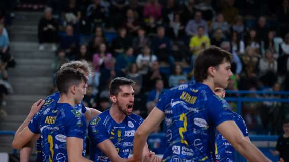 Volley, Tinet prata, vVerdetto rimandato all'ultima giornata. Al PalaPrata passa Macerata