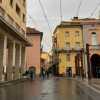 Potenza, è in corso l'installazione delle luminarie natalizie nel centro storico