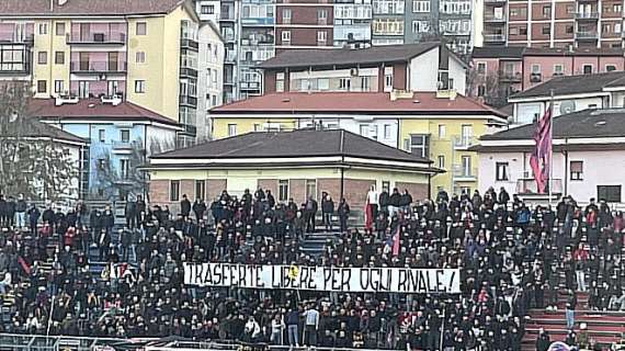 La Curva Ovest contro il divieto di trasferta per i tifosi della Cavese