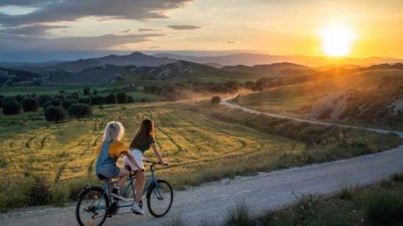 Ciclismo, il Giro d'Italia torna in Basilicata, arrivo a Melfi e partenza da Venosa
