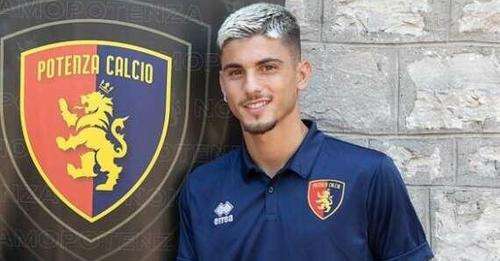 Avventura all'estero per l'ex difensore rossoblù Vincenzo Polito